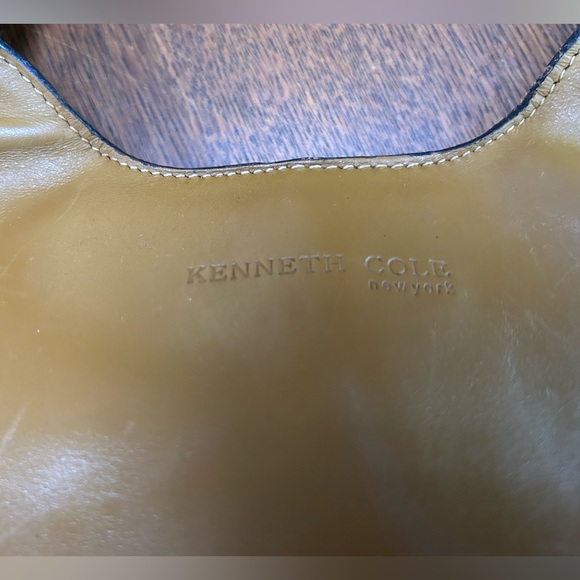 Kenneth Cole Leather caramel colored purse tote, trimmed in brown leather, Vntg. - Picture 3 of 8